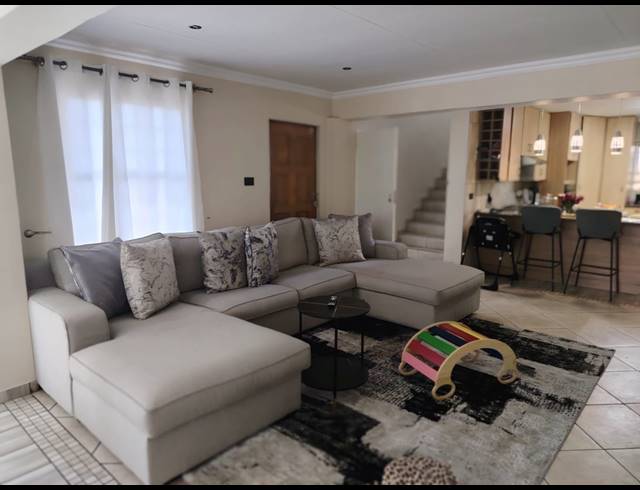 4 BEDROOM DUPLEX FOR SALE IN RAVENSWOOD